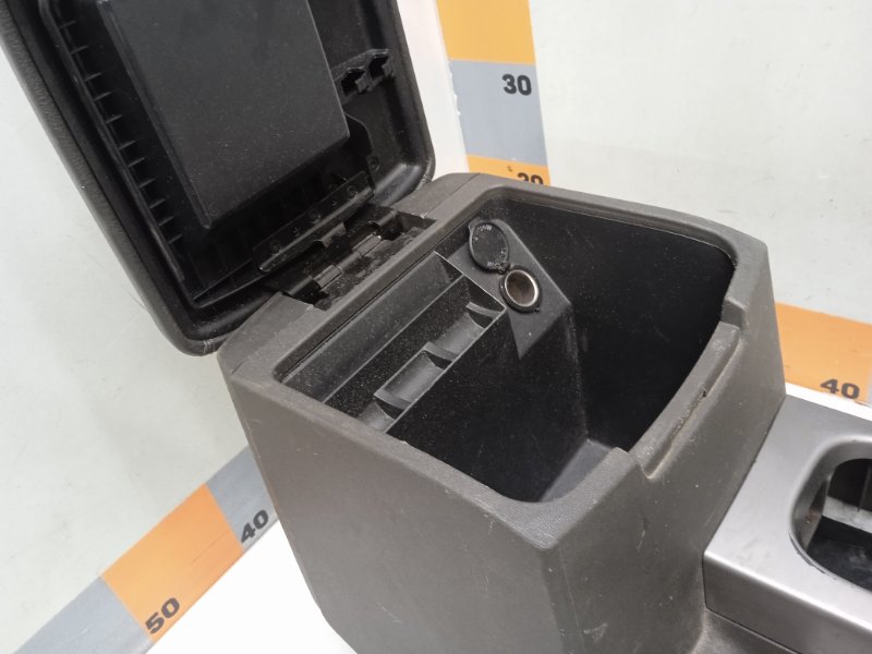 Подлокотник