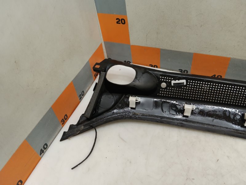 Решетка стеклоочистителей (Жабо)