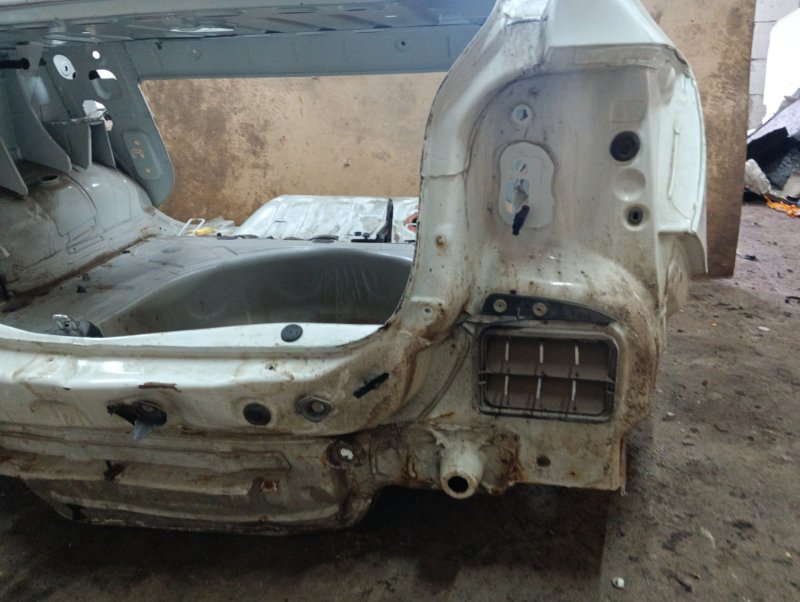 Кузовной элемент