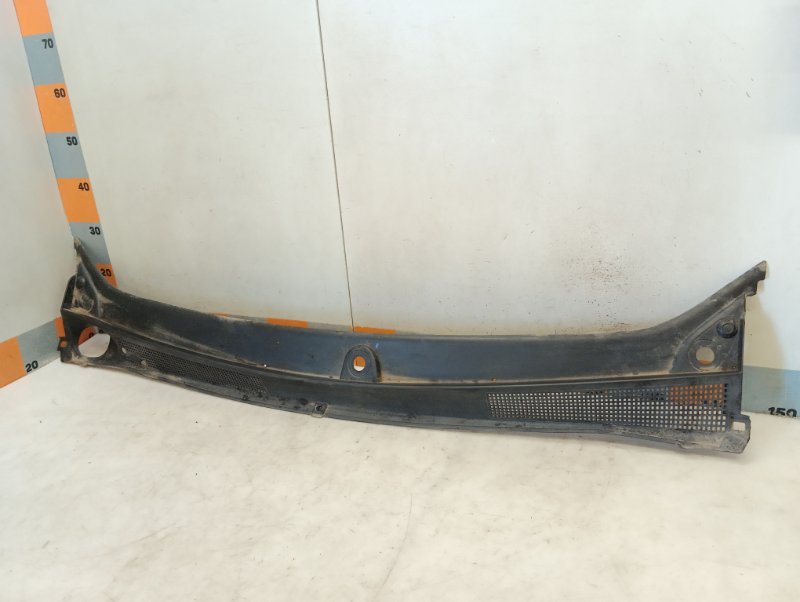 Решетка стеклоочистителей (Жабо)