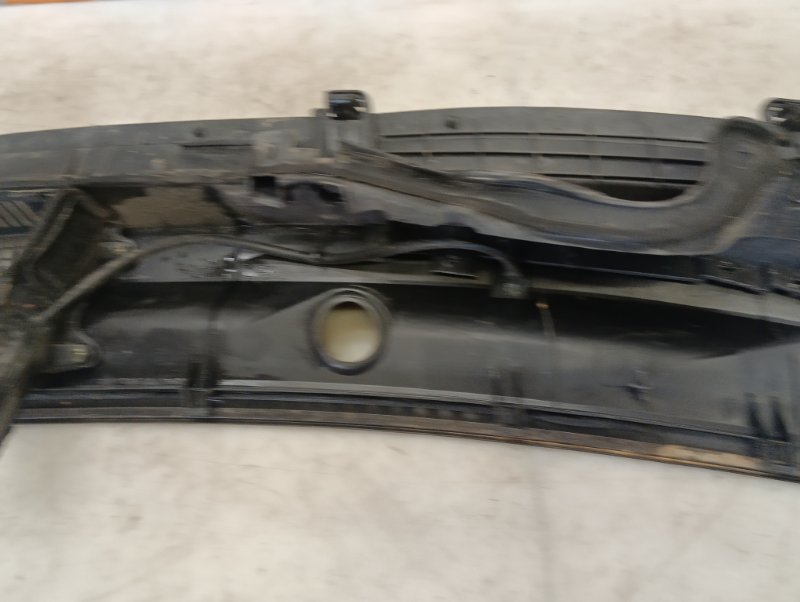 Решетка стеклоочистителей (Жабо)