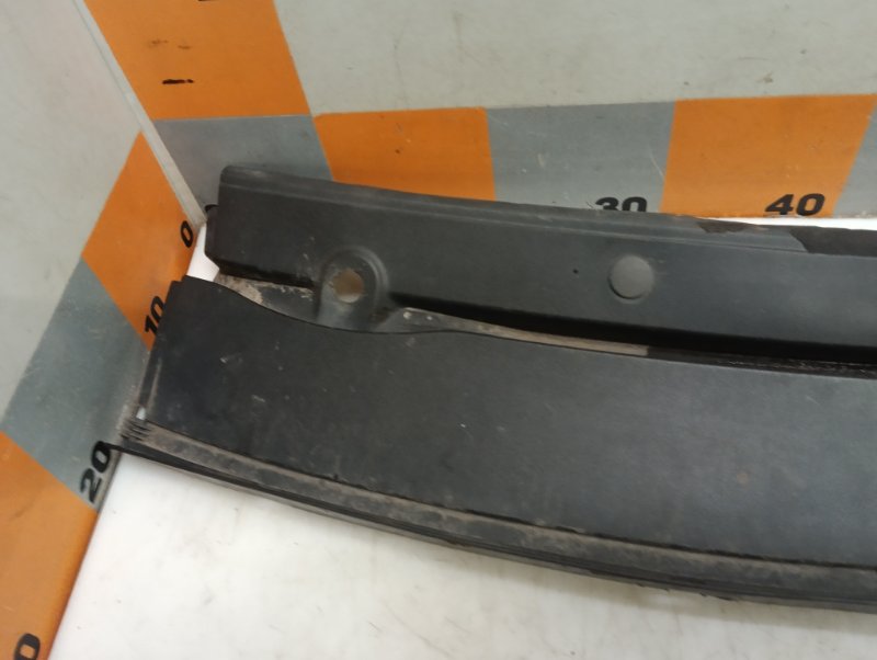 Планка под лобовое стекло