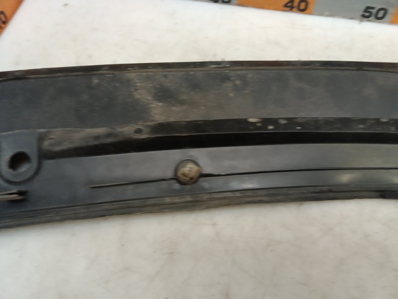 Планка под лобовое стекло