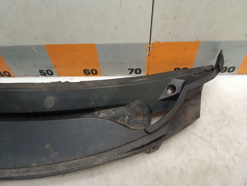 Планка под лобовое стекло