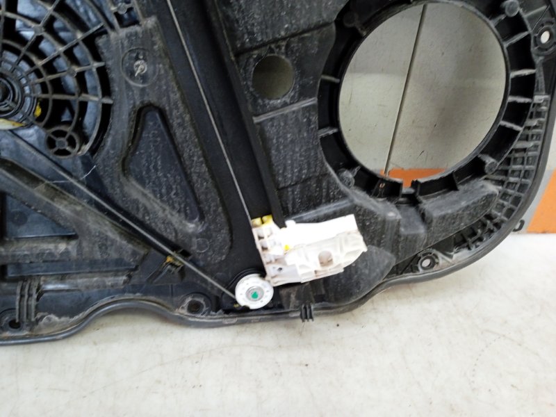 Стеклоподъемник электр. передний правый