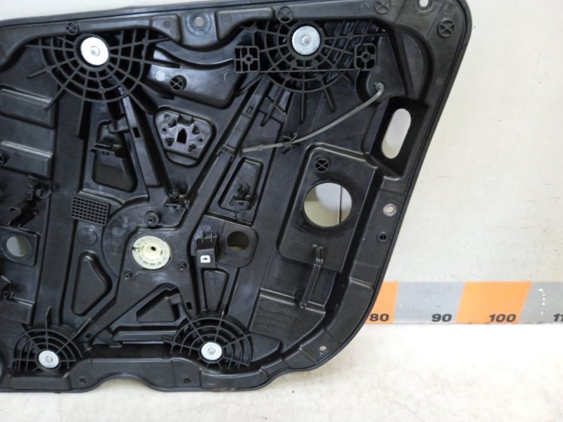 Стеклоподъемник электр. передний правый