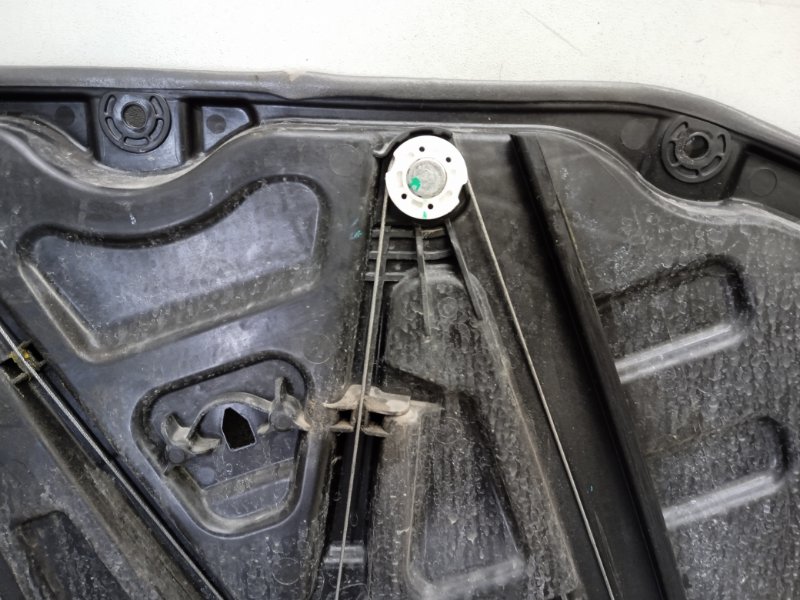 Стеклоподъемник электр. передний правый