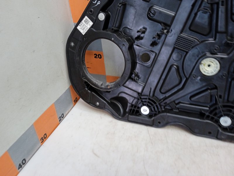 Стеклоподъемник электр. передний правый