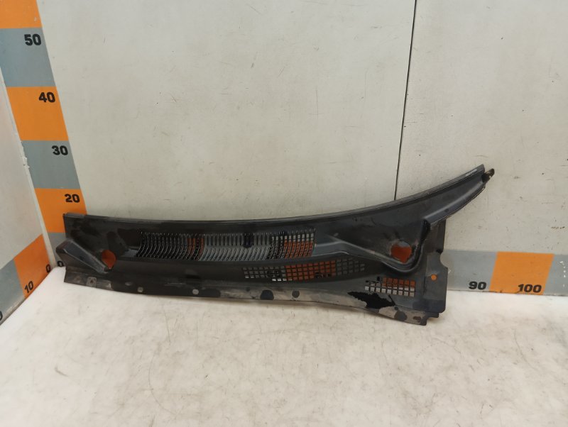 Планка под лобовое стекло