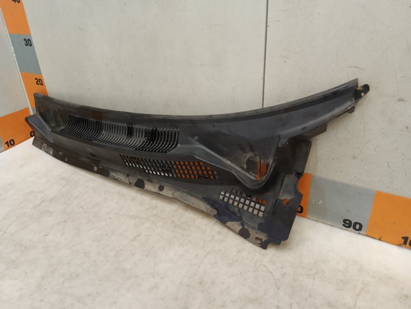 Планка под лобовое стекло