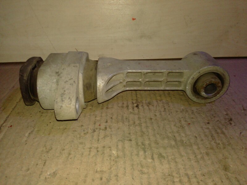 Опора двигателя