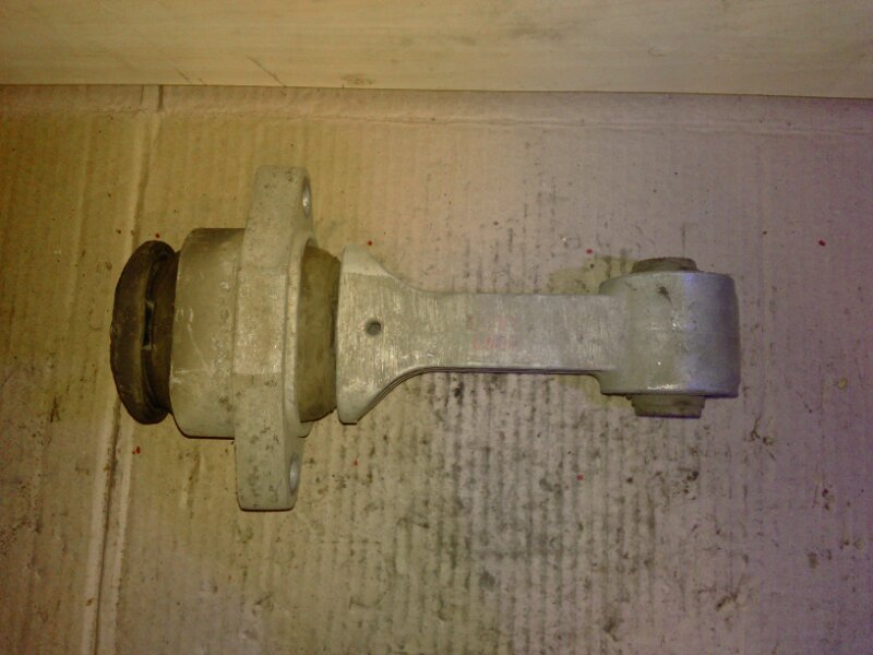 Опора двигателя