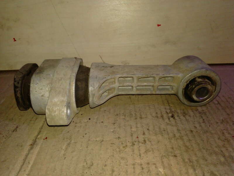 Опора двигателя