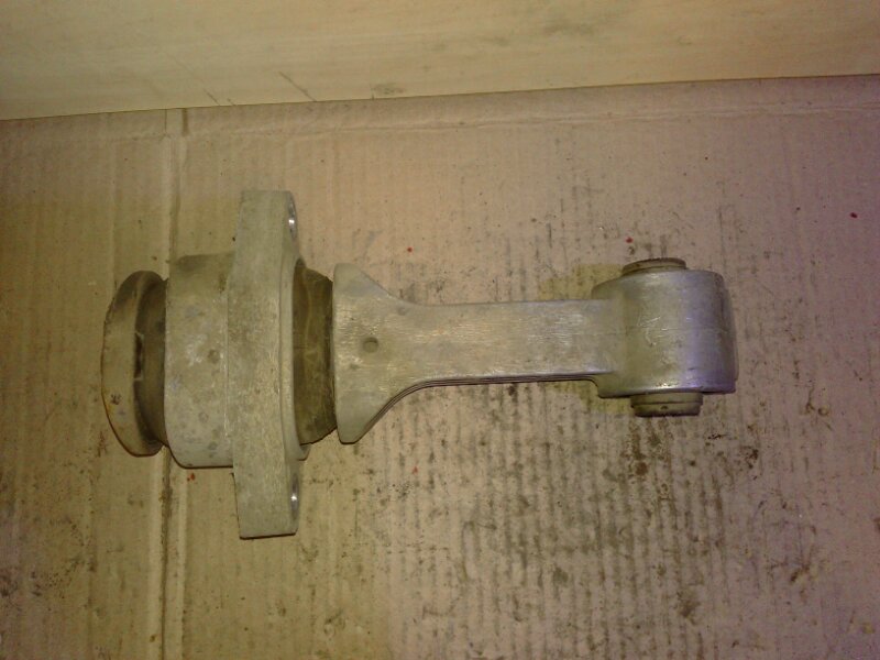 Опора двигателя