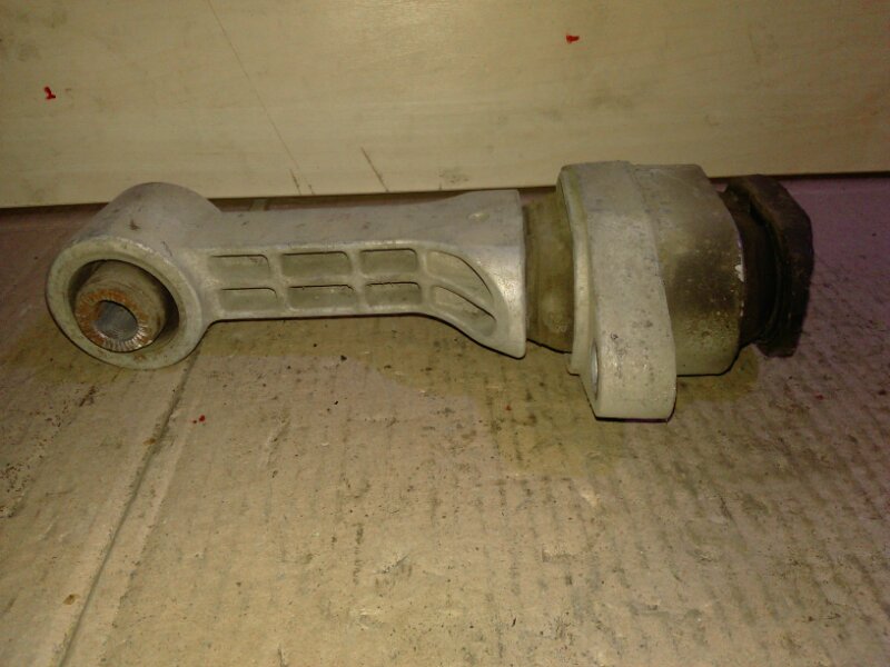 Опора двигателя