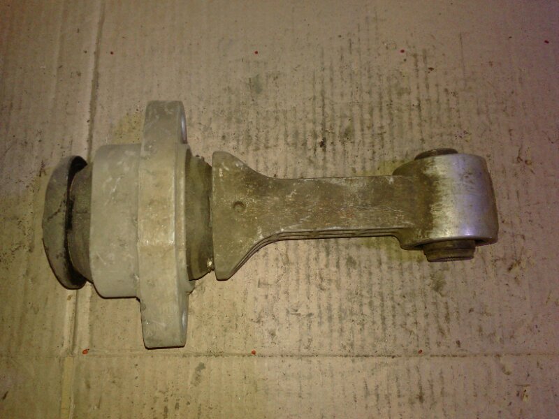 Опора двигателя