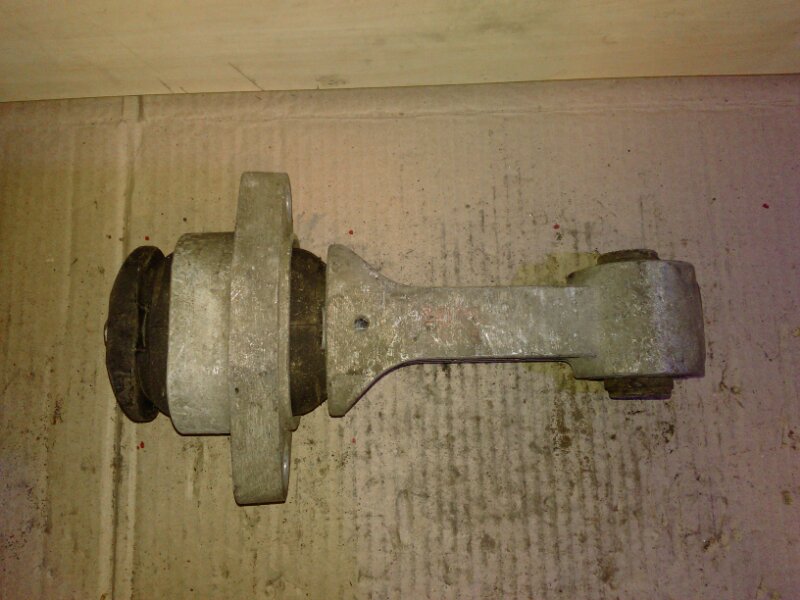 Опора двигателя