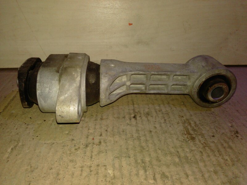 Опора двигателя