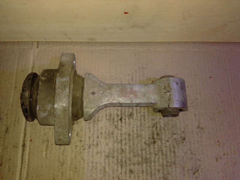 Опора двигателя