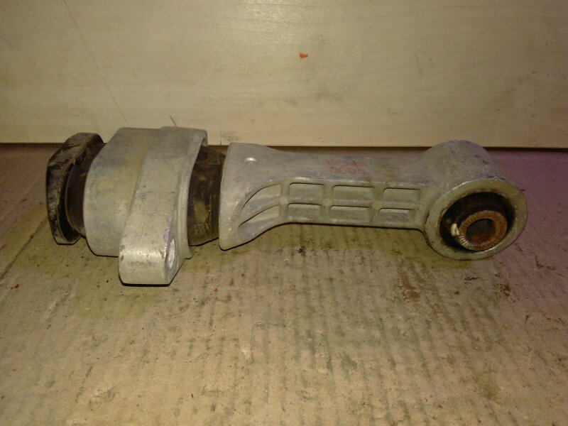 Опора двигателя