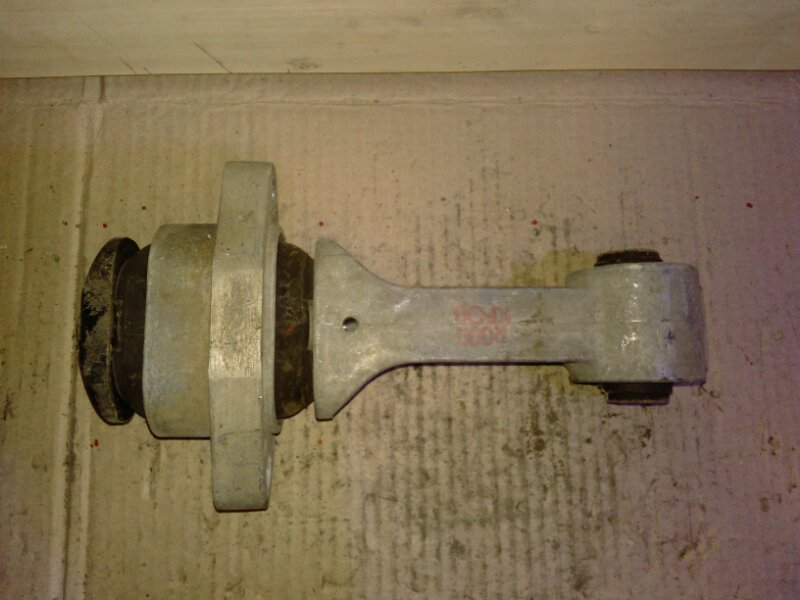 Опора двигателя