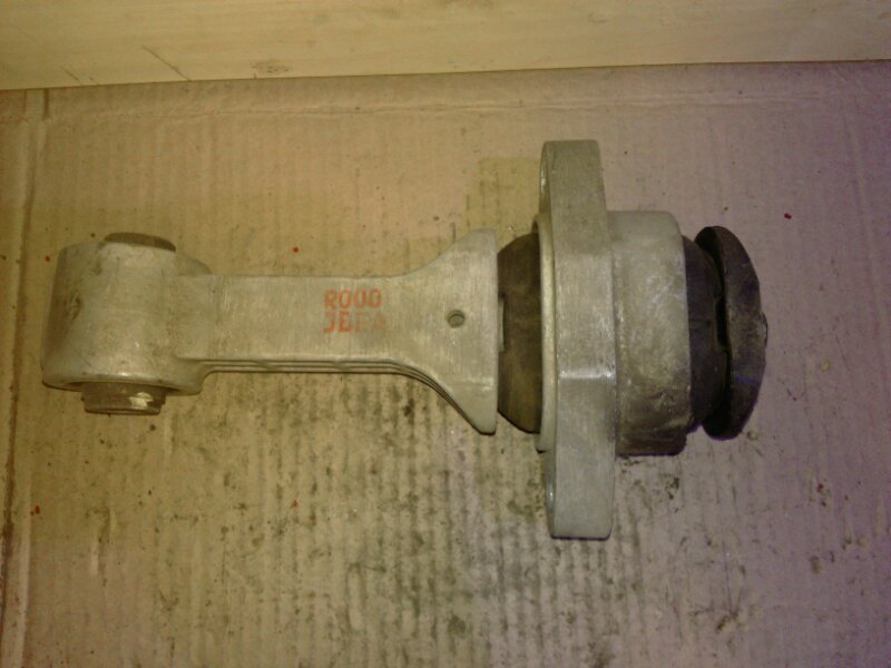 Опора двигателя