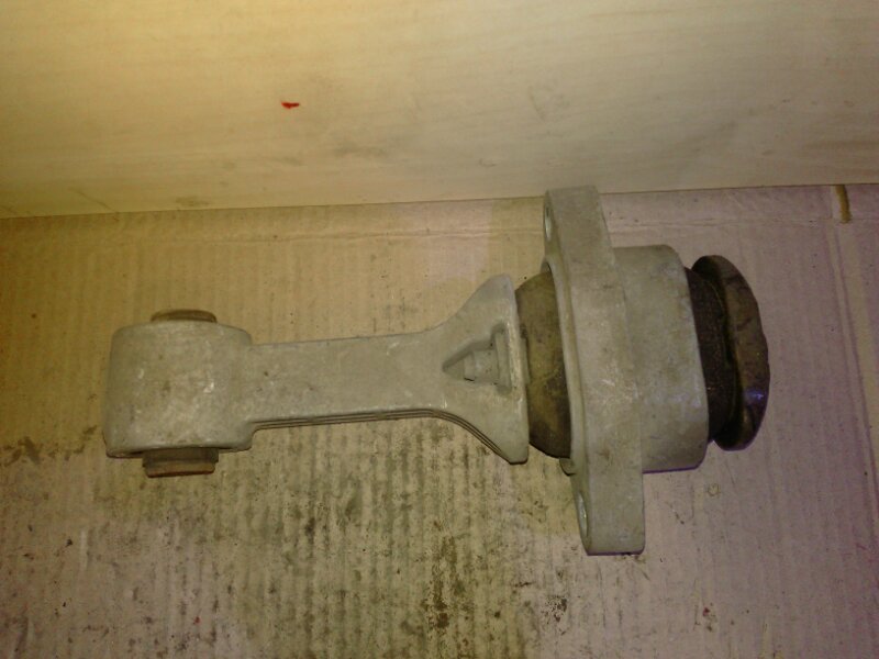 Опора двигателя