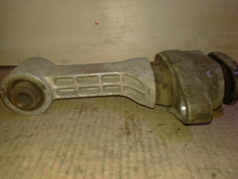 Опора двигателя