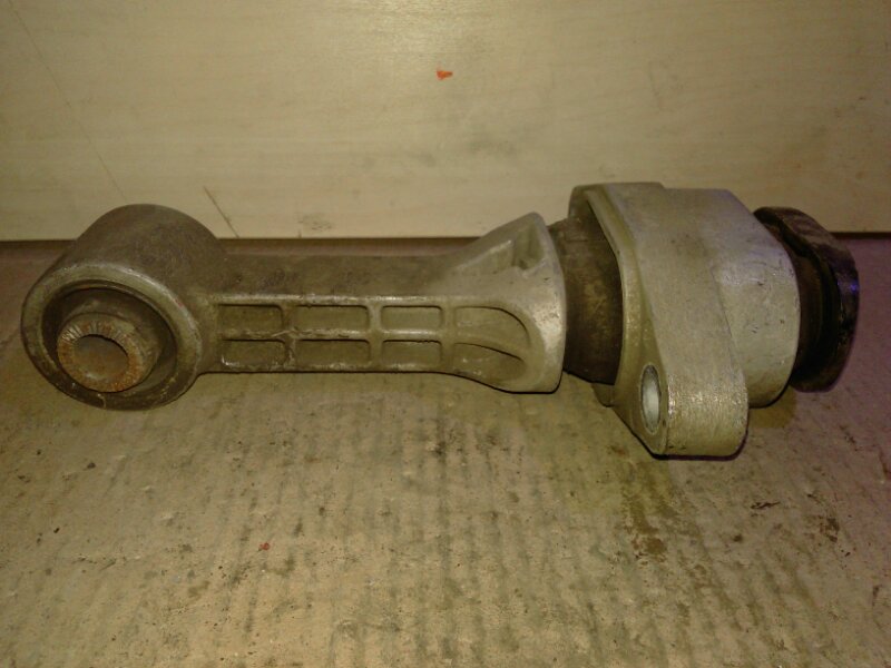 Опора двигателя