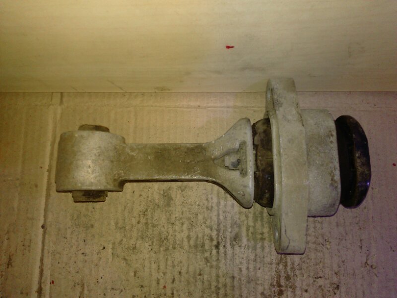 Опора двигателя