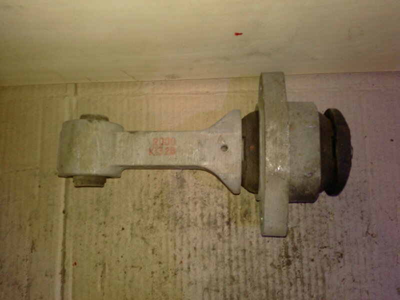 Опора двигателя