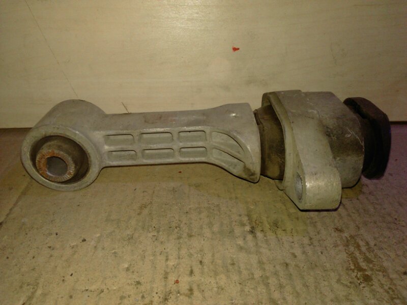 Опора двигателя