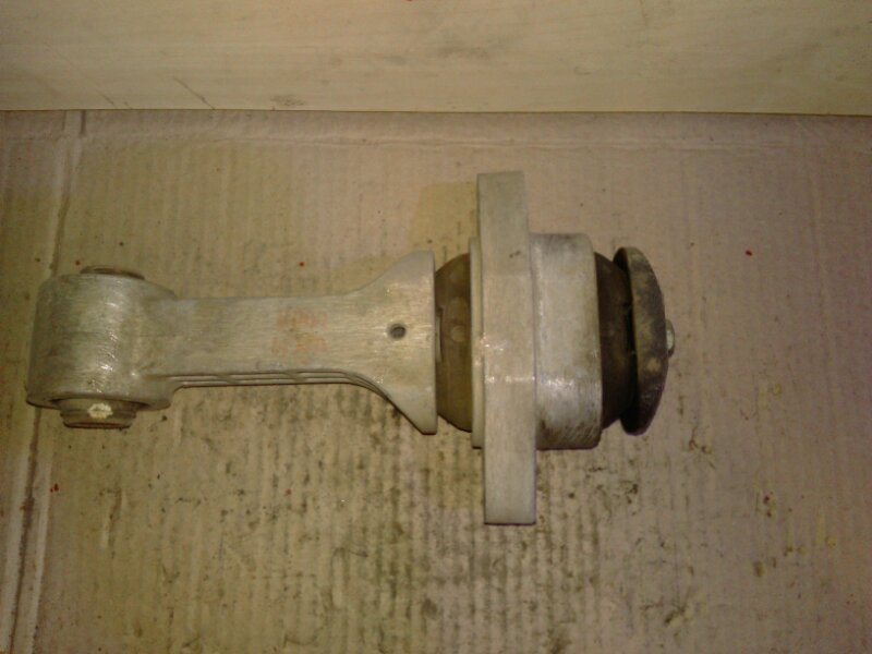 Опора двигателя