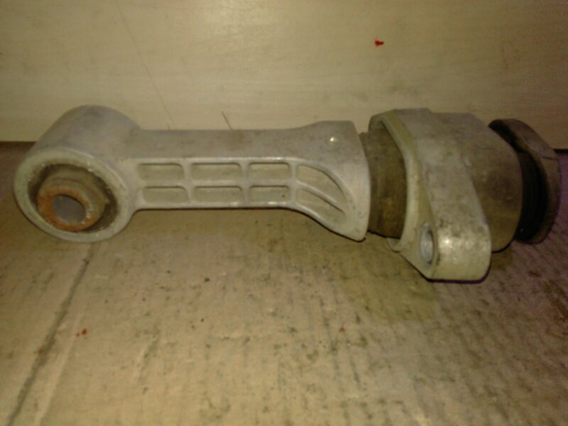 Опора двигателя