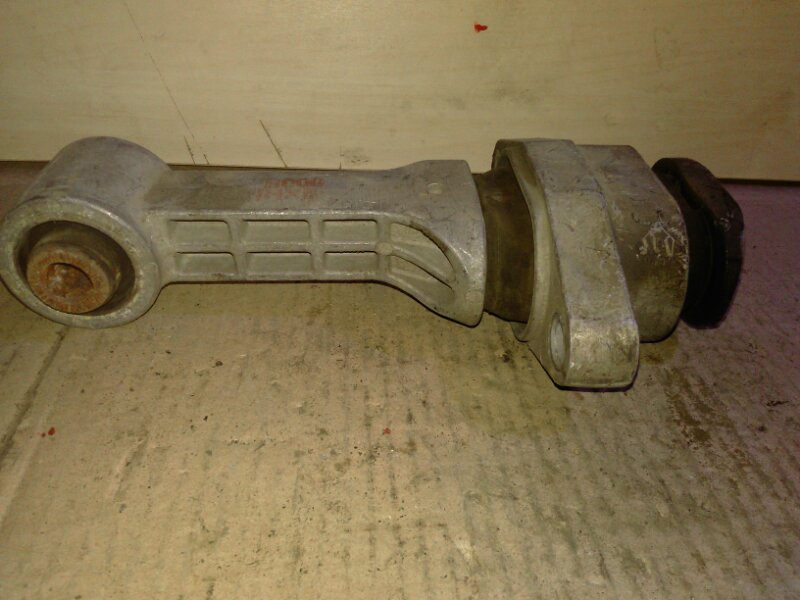 Опора двигателя