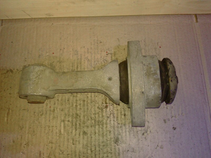 Опора двигателя