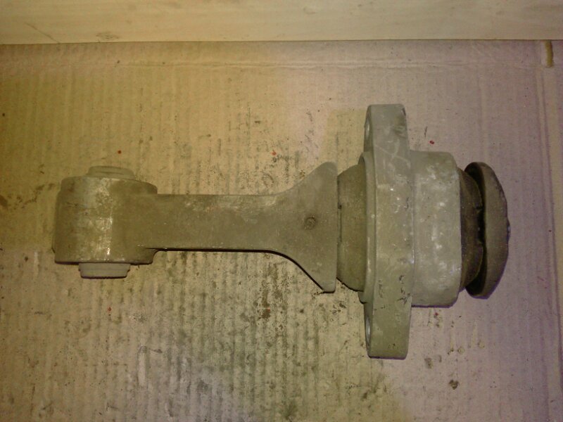 Опора двигателя