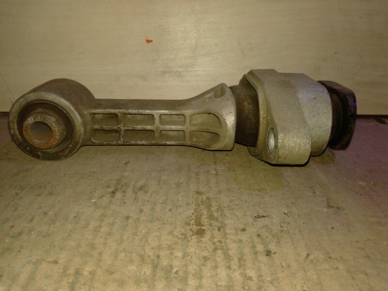 Опора двигателя