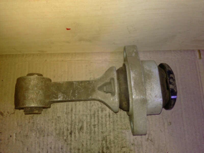 Опора двигателя