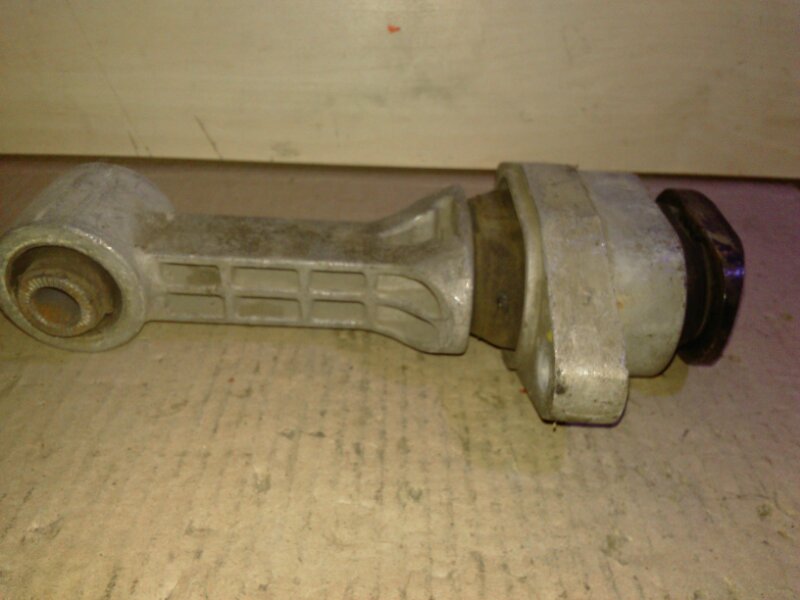 Опора двигателя