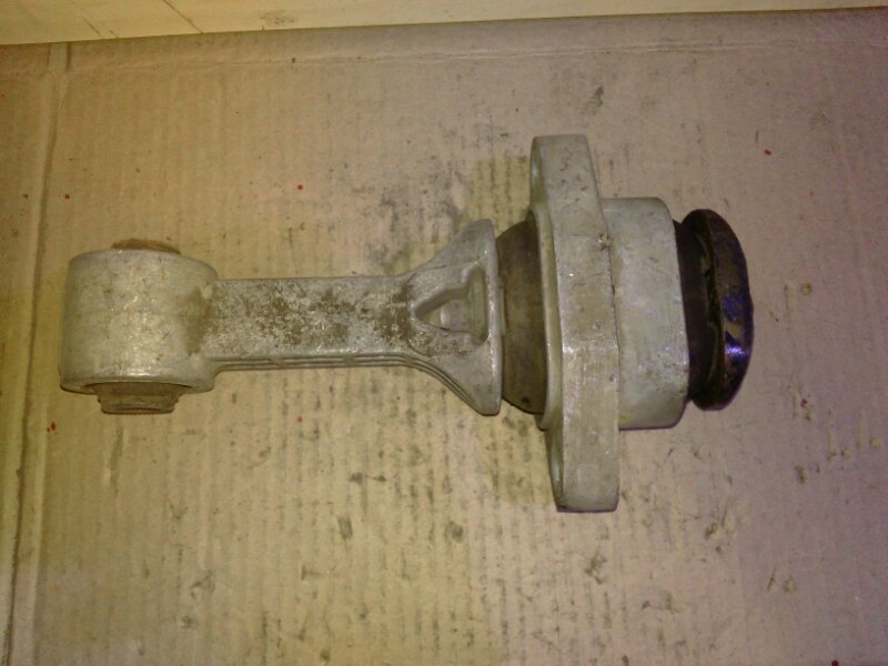 Опора двигателя