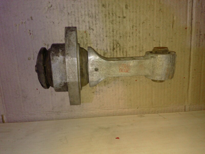 Опора двигателя