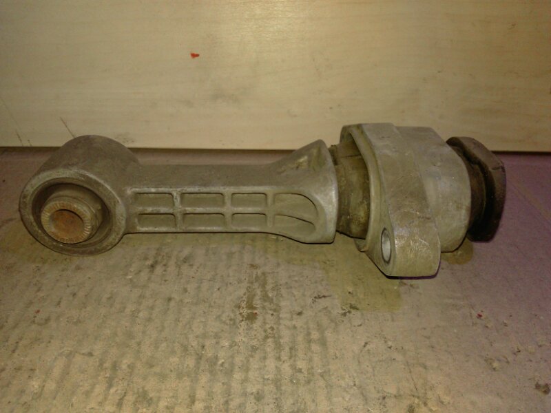 Опора двигателя