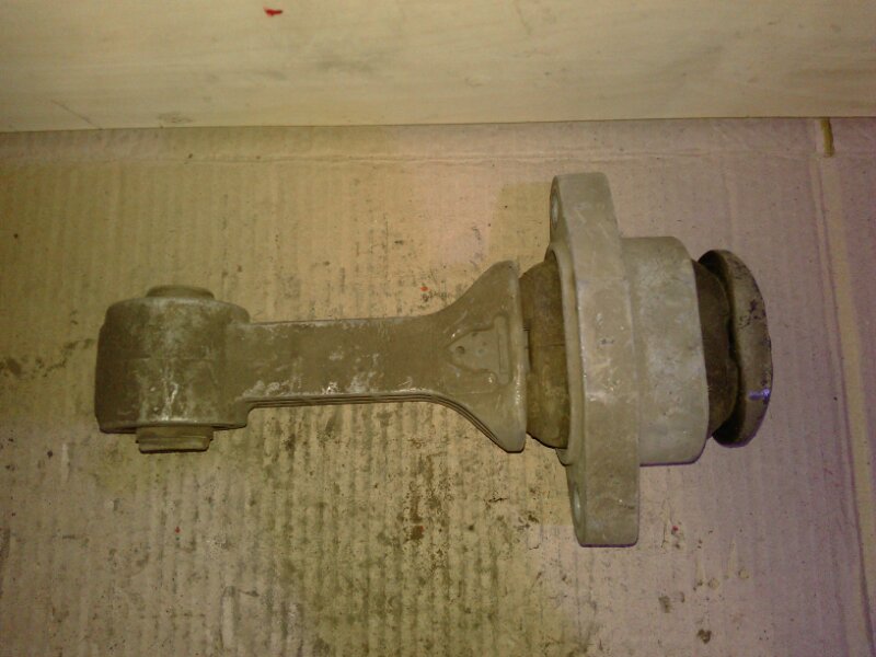 Опора двигателя