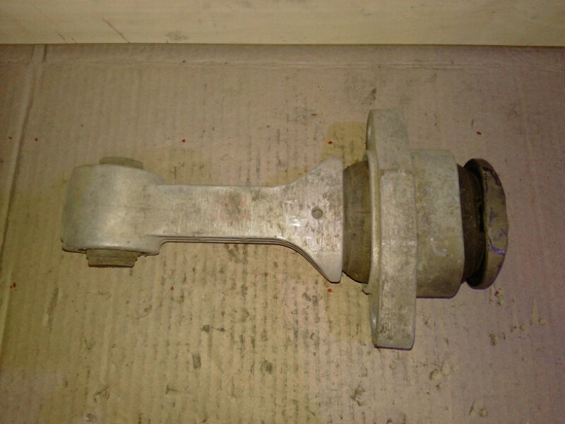 Опора двигателя