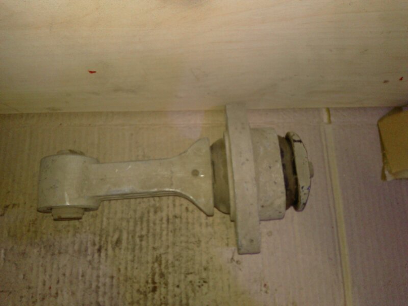 Опора двигателя