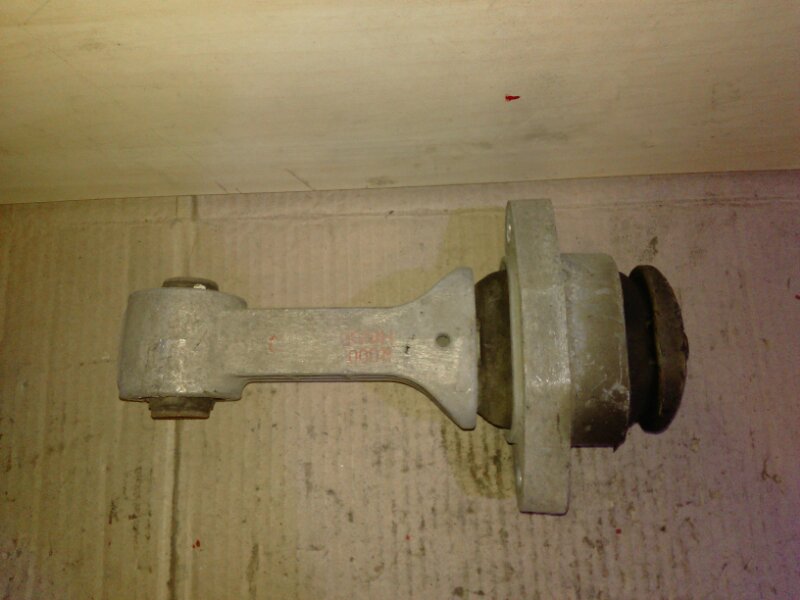 Опора двигателя