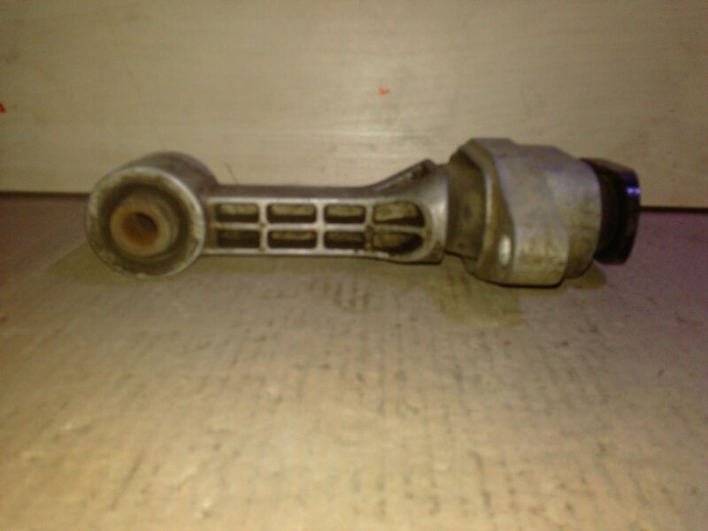 Опора двигателя