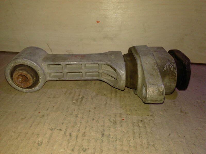 Опора двигателя