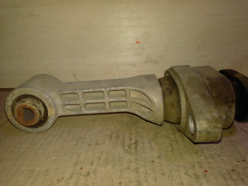 Опора двигателя